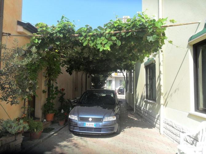 Albergo Villa-Brandi --- Pensione Completa --- Белариа-Игеа Марина Екстериор снимка